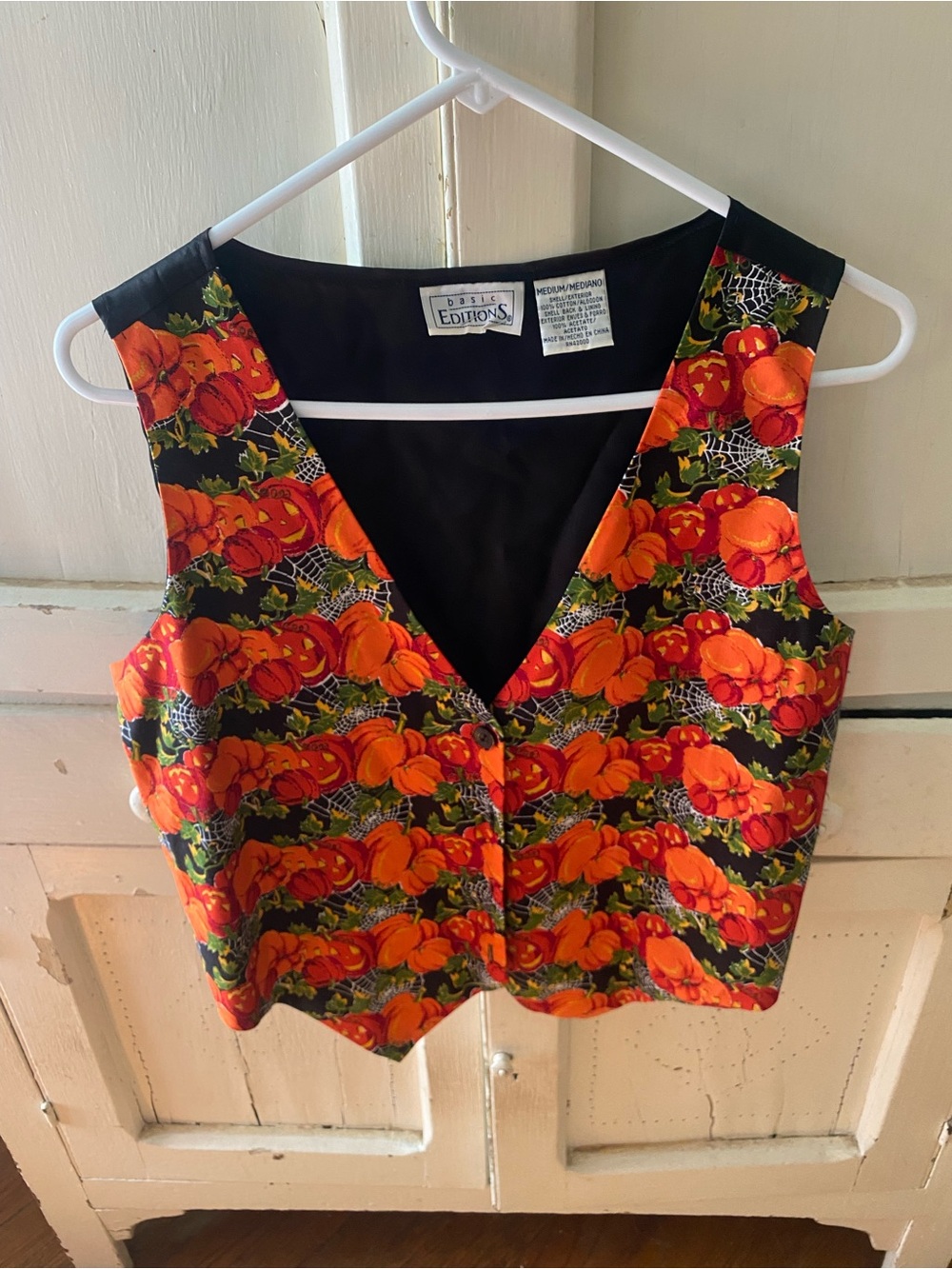 Basic Editions Orange and Black Pumpkin-Print V-Neck Crop Top